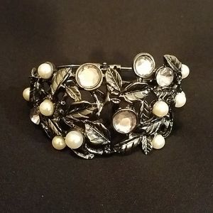 Bracelet - Crystal & Pearl Ivy inspired Bracelet